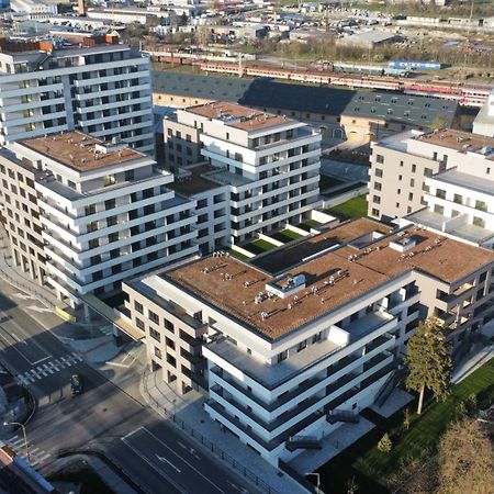 M&M2 Apartment Near Center With Free Parking - Ac Kosice Bagian luar foto