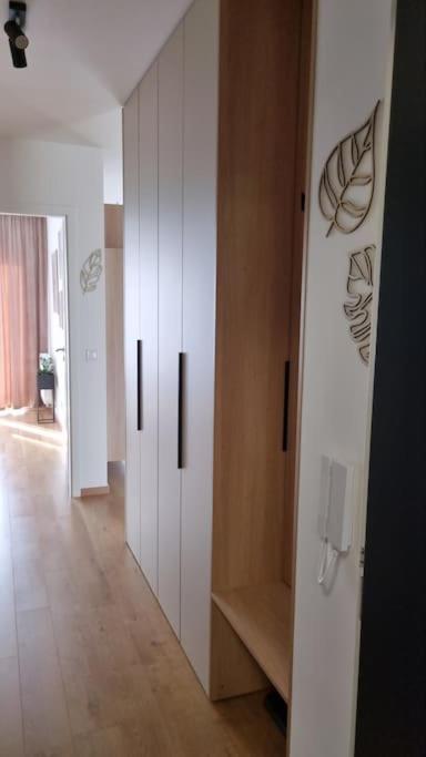 M&M2 Apartment Near Center With Free Parking - Ac Kosice Bagian luar foto